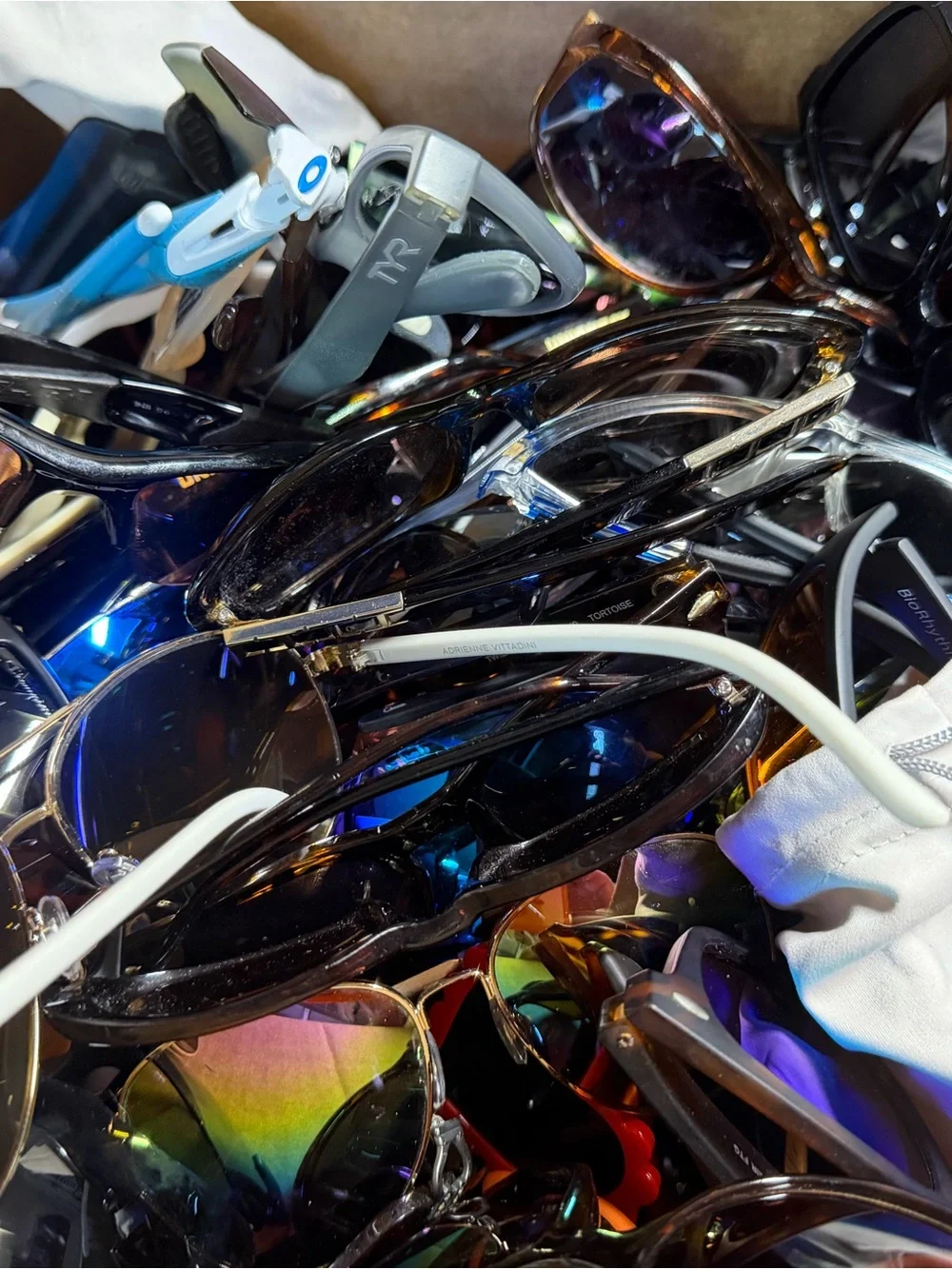 Assorted Sunglasses Lot - Mixed Colors Including Bright Blue - Picture 10 of 10